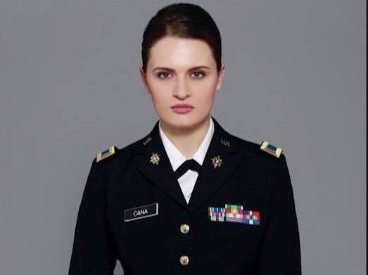 Njihuni me Yllkën, shqiptaren e bukur, oficere e ushtrisë amerikane në NATO