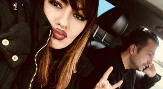 Adelina Ismaili e nis ditën me portretin më të bukur familjar (FOTO)