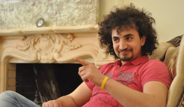 Aktori shqiptar: Fama më shkatërroi, pija dhe bëja jetë të shfrenuar… (FOTO)