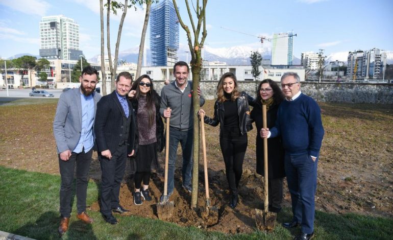 Dy anëtarët e Këshillit Kombëtar të PD i bashkohen “Lali Erit” (FOTO)