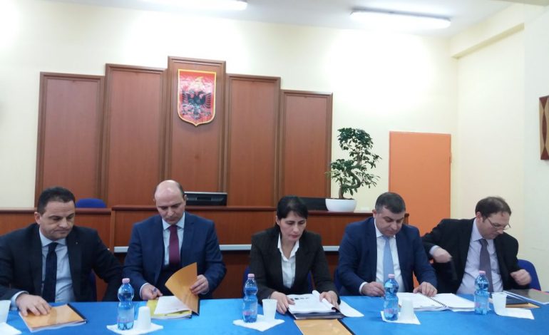 NGA FIERI NË VLORË/ Marku lë porositë për trafikun e drogës: Mos u ngutni të arrestoni…