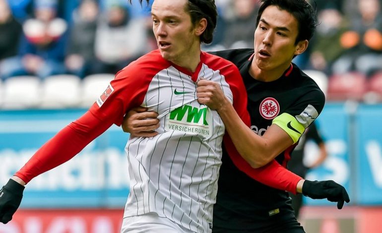 Augsburgu pranë zonës europiane, shkatërroi 3-0 Entrachtin e Frankfurtit