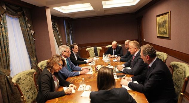 Pacolli: I padrejtë kushti i BE-së për demarkacionin
