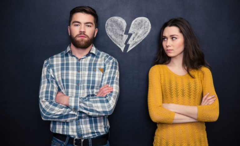 Shenja që tregojnë se partneri juaj nuk ju do më, shpresojmë të mos jetë rasti juaj