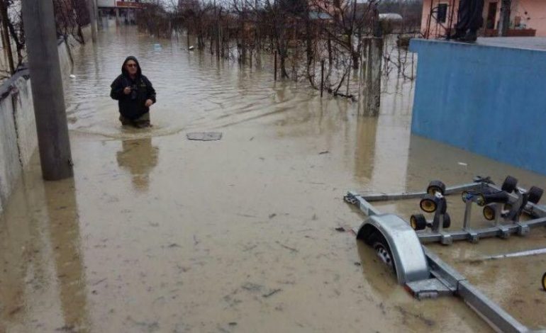 VIDEO/ Banori me lot në sy: U shkatërruam, hera e pestë që më përmbytet shtëpia