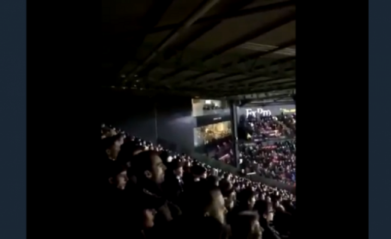 VIDEO/ Tifozët e Chelseas thirrje në stadium kundër Barcelonës