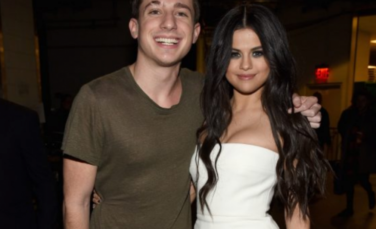 Charlie Puth rrëfen: Kam pasur një lidhje të shkurtër me Selena Gomez, por…