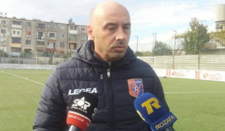 VIDEO/ Vllaznia u shkërmoq në Shkodër, Gjoka përplaset me gazetarët