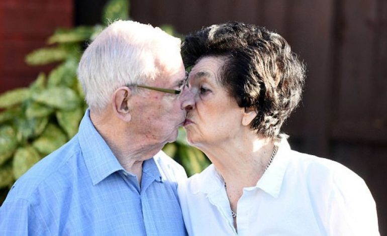 Çifti 89 vjeçar ribashkohet pas 72 vitesh për t’u martuar