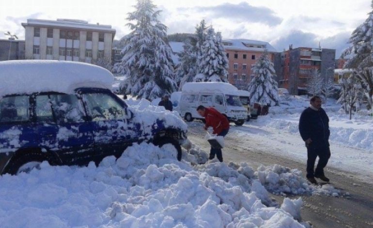 DËBORA IZOLON Dibrën dhe disa qytete/ Si paraqitet situata në vend dhe kalueshmëria në disa zona