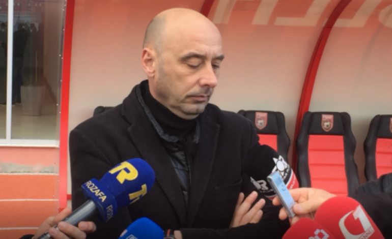 VIDEO/ Vllaznia reagon për përplasjen e trajnerit Gjoka me gazetarët