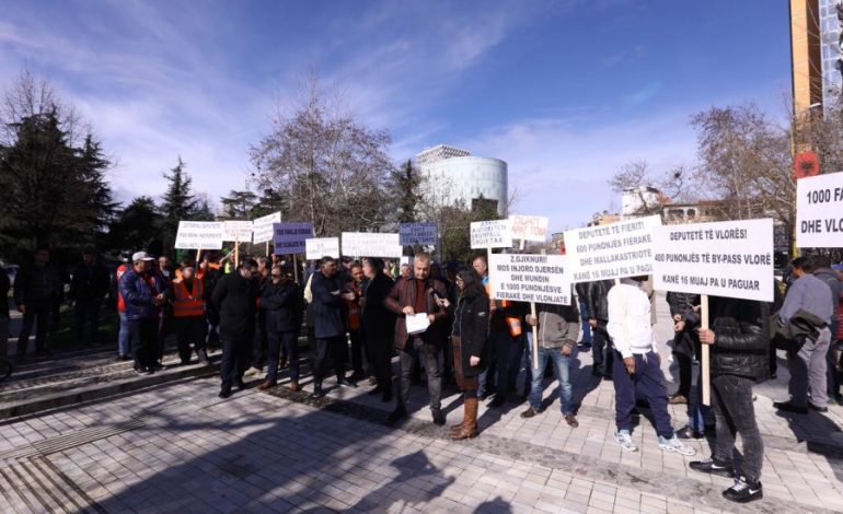 Basha u bashkohet protestuesëve të BYPassit Fier: Detyroni pakicat të merrni pagesat