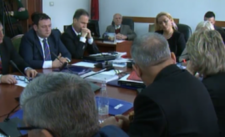 Sherret e Komisionit Parlamentar të Arsimit. PD e ka sot me… ministren Lindita Nikolla