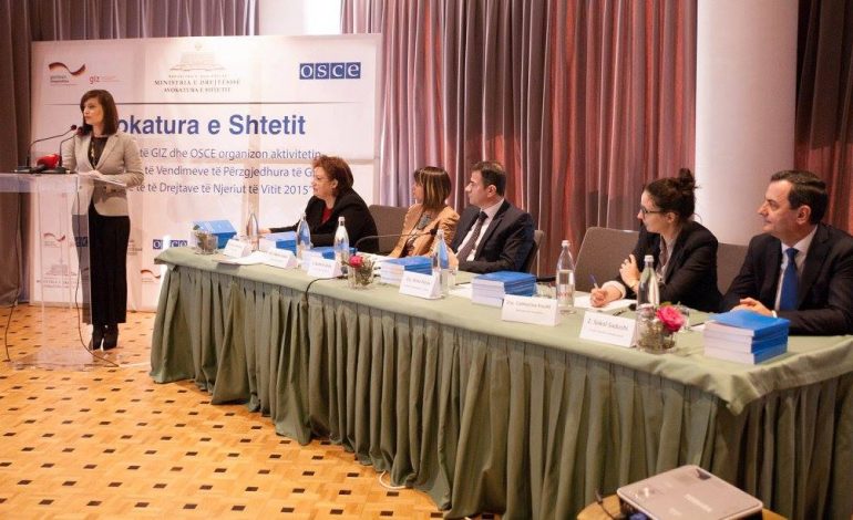 Shkarkohet Avokati i Shtetit pasi ‘neglizhoi’ gjyqin për 1 milion metra katrorë tokë të tjetërsuar