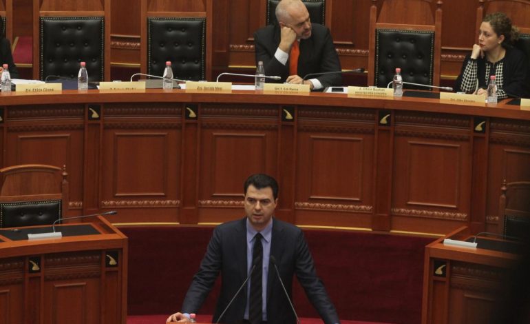 Basha me thirrje të fortë kundër Ramës: Bashkohuni, ta çlirojmë vendin nga këta 50 banditë
