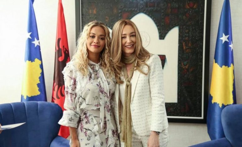 Harrojeni çantën e shtrenjtë të gruas së kryeministrit, mediat: Ja sa i kushtuan flokët (FOTO)
