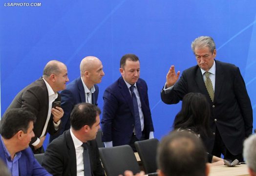 FAKTET/ Skema e PD për të përçarë ekipin negociator me Greqinë, duke sulmuar Meçollarin