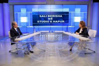 Reagimi nervoz i Berishës për dëshmitë e Izet Haxhisë: Të fusësh në emision një vrasës…
