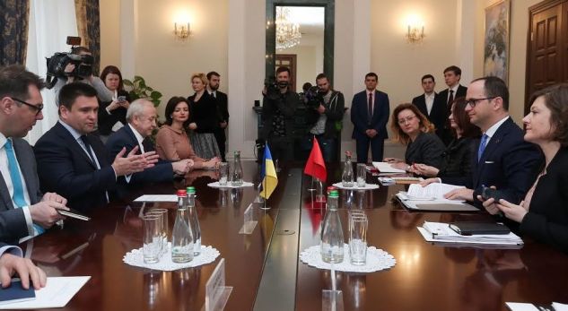 Bushati takon homologun ukrainas, Klimkin vlerëson qëndrimin e Shqipërisë në një zë me BE-në