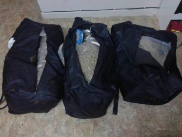 Me makinën plot me DROGË nuk i binden policisë greke/ Arrestohet shqiptari, në kërkim shoferi (FOTO)