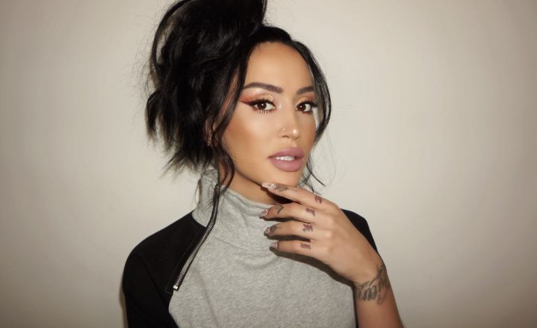 (FOTO) Dafina Zeqiri bëhet ‘nostalgjike’, ja çfarë i mungon këngëtares