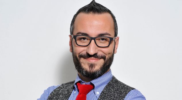 “Deklaroi se ishte GAY në emisionin e Fevziut”. Rrëfehet Eltoni: Isha 11 vjeç kur e kuptova tërheqjen
