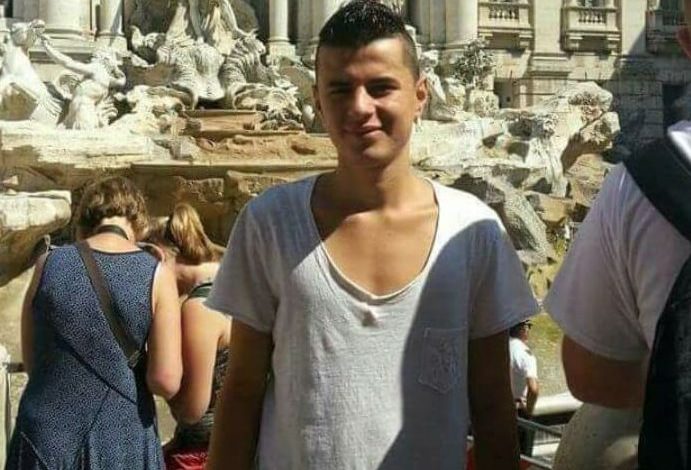 Vdiq për 150 euro i riu shqiptar në Itali, përlot prezantuesja: Një vit pa ty Diljon, na copëtove