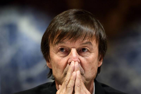 Hulot, një nga ministrat më të njohur francez përgënjeshtron zërat për ngacmime seksuale