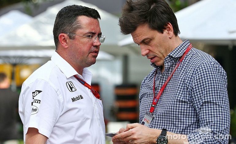 Mercedes frikësohet edhe nga McLaren e Renault