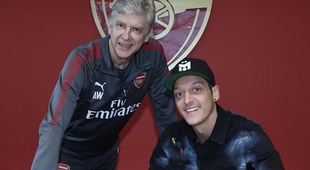 Zyrtare/ Mesut Ozil nënshkruan kontratë afatgjate me Arsenalin