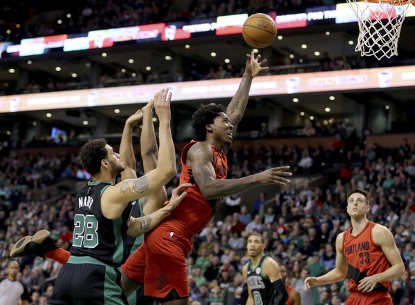NBA, Celtics e Raptors vijojnë marshimin, Bladsoe frymëzuesi i Bucks
