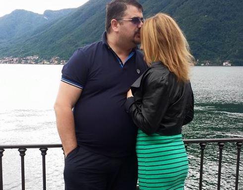 Ndocaj ua kalon të gjithëve, poezia për bashkëshorten do t’ju përlotë (FOTO)