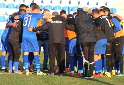 Kamza i kundërvihet Kukësit: Pranoni humbjen siç i ka hije veriorëve, mos u kapni pas arbitrit