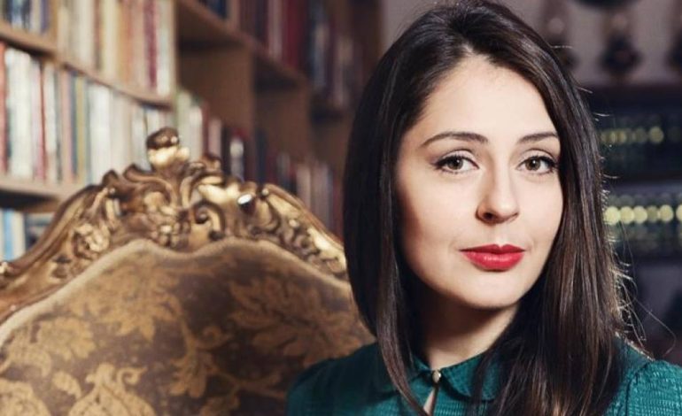 Përplasja për Teatrin, reagon Elia Zaharia: Të shpërngulemi përkohësisht te Turbina