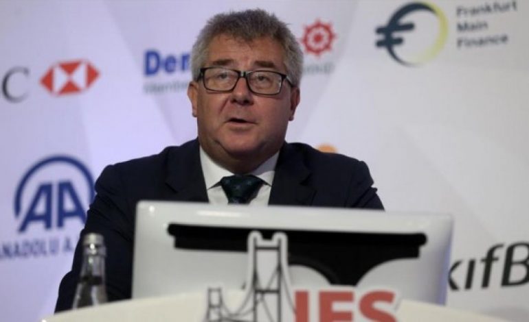 Bëri komente NAZISTE/ Parlamenti Evropian shkarkon nënpresidentin polak