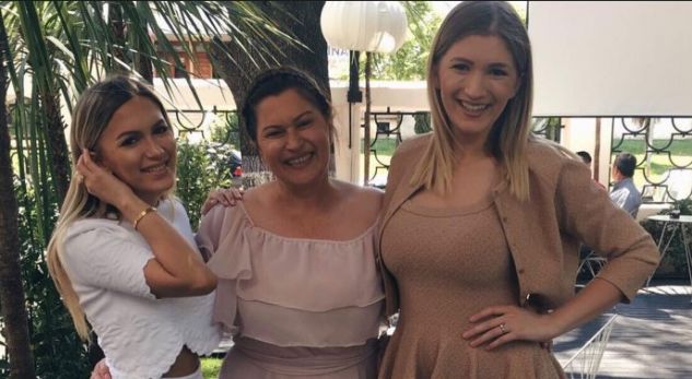 Femrat e familjes Hoxha shkëlqejnë në 20-vjetorin e ‘Top Albania Radio’ (FOTO)