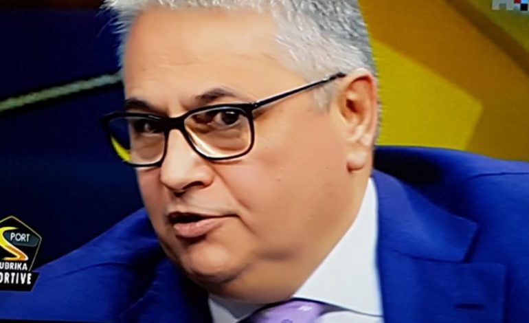 Bashkim Fino sulmon Top Channel pak minuta para emisionit ku përballet me Armand Dukën