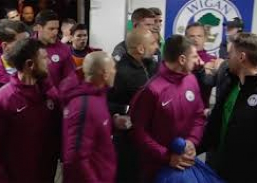 FA dënon Wiganin dhe Manchester Cityn
