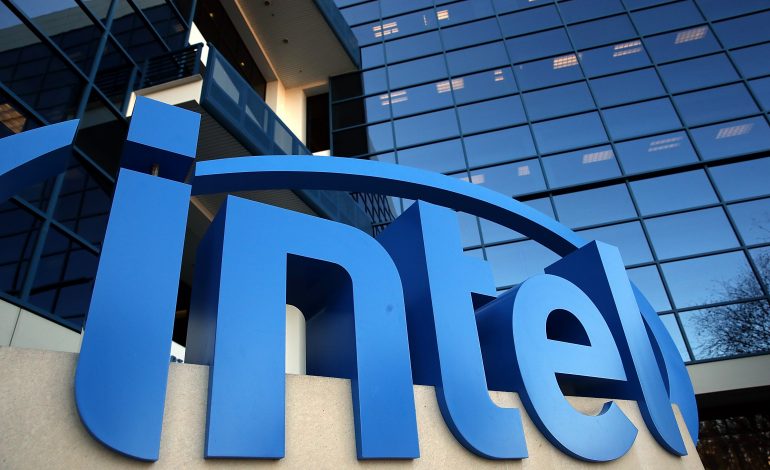 Intel goditet nga 32 padi për Meltdown dhe Spectre
