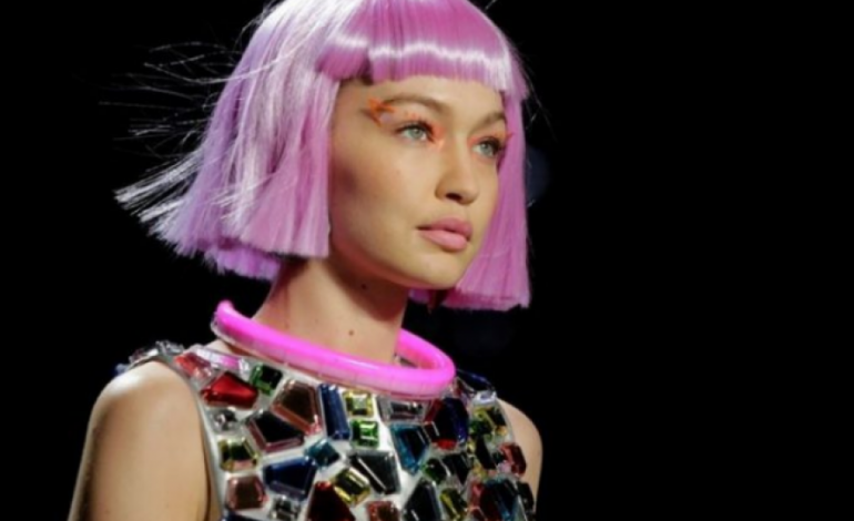 Gigi Hadid kritikohet për rënie nga pesha, zbulon sëmundjen nga adoleshenca (FOTO)