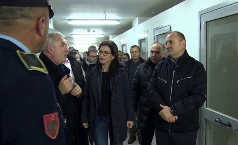 VETTINGU NE BURGJE/ Pas 130 efektivëve të dënuar, ministrja Gjonaj bën deklaratën e fortë