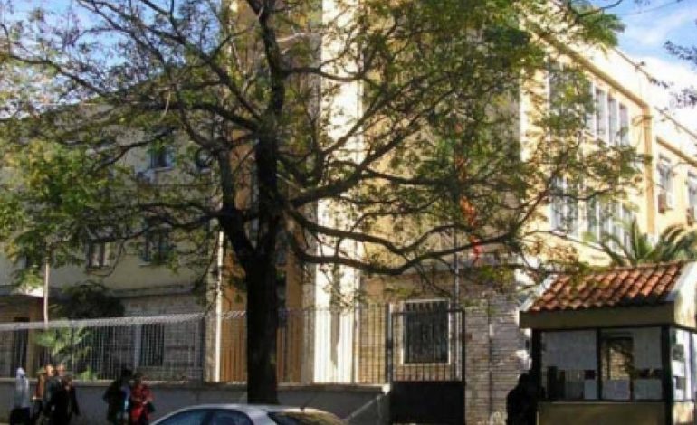 NJE HISTORI E VERTETE/ “Supermashtruesja” nga Elbasani, nuk shkon në gjyq ditën e Shën Valentinit, sepse…
