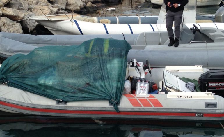 ENIGME/ Nxirret në breg gomonia me drogë e mbytur në Vlorë. Zbulohen detaje të reja (FOTO)