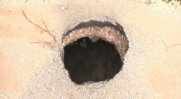 “Shfaqen” gropat të “çuditshme” në Dropull/ Banorët: Janë hapur nga meteorët (VIDEO)