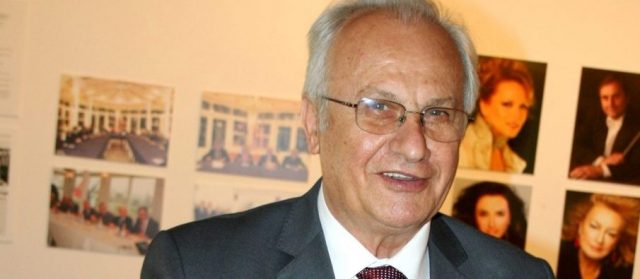 Dieta e re ushqimore/ Isuf Kalo apel prindërve: Bashkëpunoni për një shëndet të mirë të fëmijëve tuaj