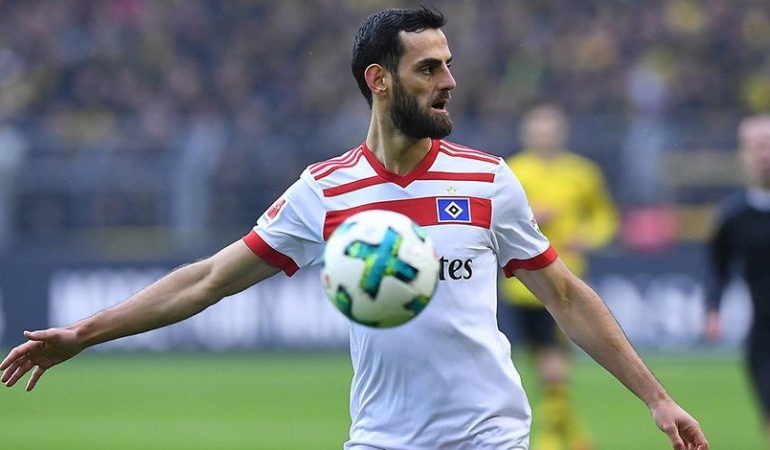 Kaos në Gjermani/ 10 ndeshje pa fitore për Hamburg, tifozët sulmojnë Mavrajn dhe…