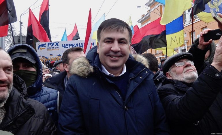 KIEV/ Mijëra persona kërkojnë dorëheqjen e presidentit Poroshenko