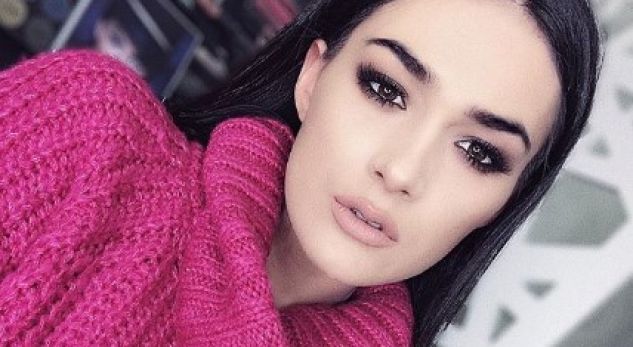 Elgiti ia ka futur në gjak, Kleas po i shijon më shumë muzika, gati për këngën e radhës! (FOTO)
