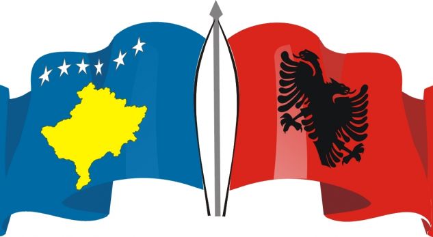 Gazetari i huaj pyet kosovarët se cili është flamuri i tyre? Përgjigjja e tyre do iu rrënqethë (Video)