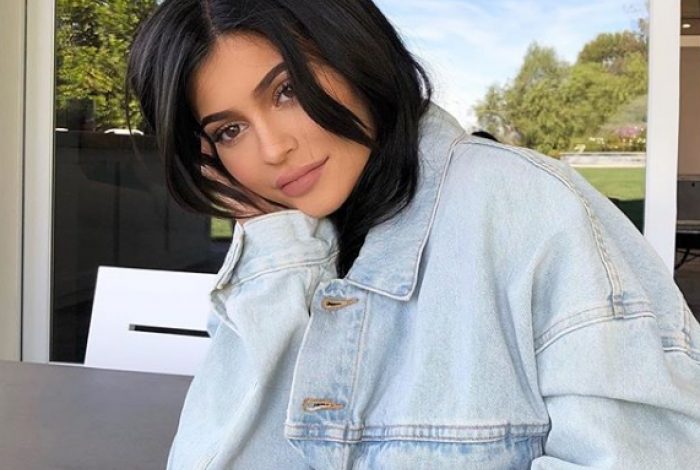 Kylie Jenner publikon për herë të parë FOTON e vajzës dhe zbulon emrin e saj